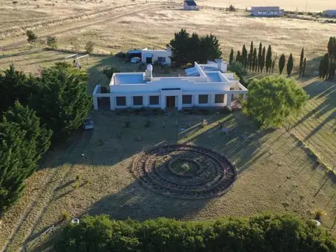 VENTA/TORNQUIST/CASA/4 HAB/GARAGE/PISCINA