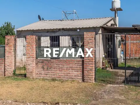 San Luis. B° Miracolo. Mza A. Casa 100