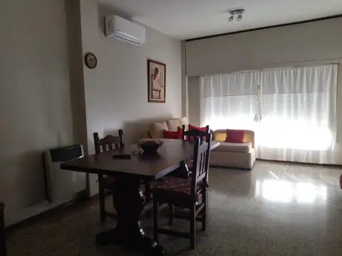 Casa en Venta en Barrio Parque Leloir, USD 170.000