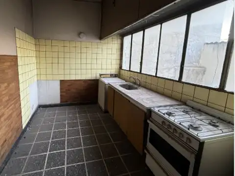 Piso Completo 174 m² Frente a Plaza de San Justo