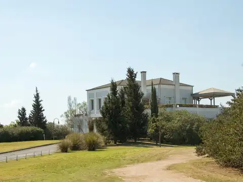 Avenida Fernández Beschtedt