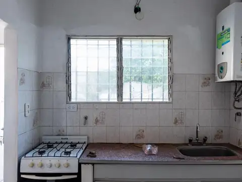 Casa 5 ambientes con 1 baño