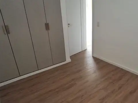Venta casa planta alta Montevideo y Sarmiento