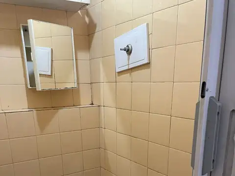 Local en Alquiler en Parque Chacabuco, $ 580.000