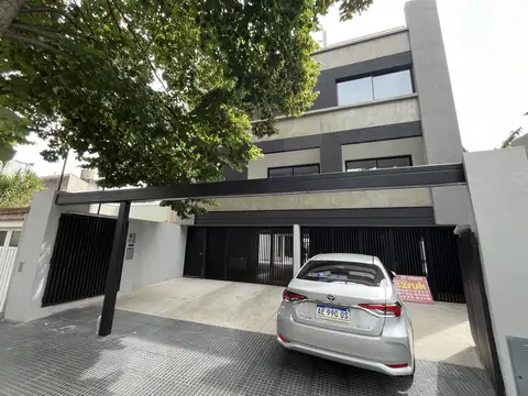 Triplex en venta - Olivos - 3 dormitorios (suite)- Terraza con jacuzzi y parrilla - 2 cocheras