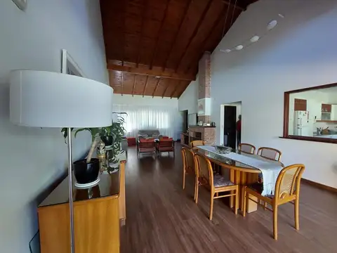 Casa en Venta en Barrio Parque Leloir, USD 650.000