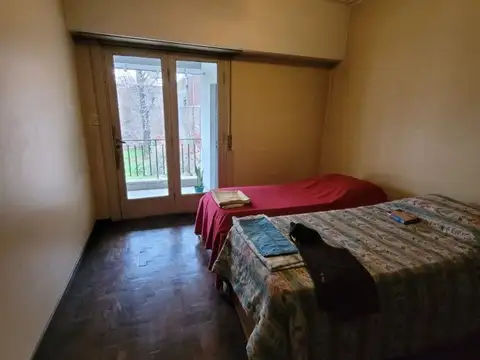 OPORTUNIDAD VENTA CASA 4 AMB C FONDO Y LOCAL ESCUCHA OFERTA