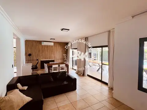 Casa 5 ambientes con 2 baños