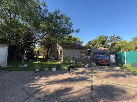 Casa en Venta en Villa Elisa [Cod: 083952]
