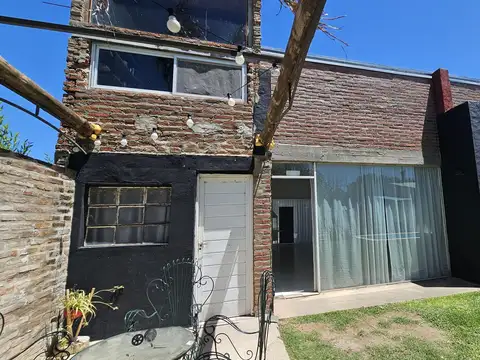 Calle Presidente Roque Sáenz Peña 1000