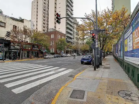 Terreno en esquina sobre Av Independencia
