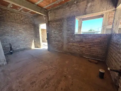 Casa 6 ambientes con 1 baño