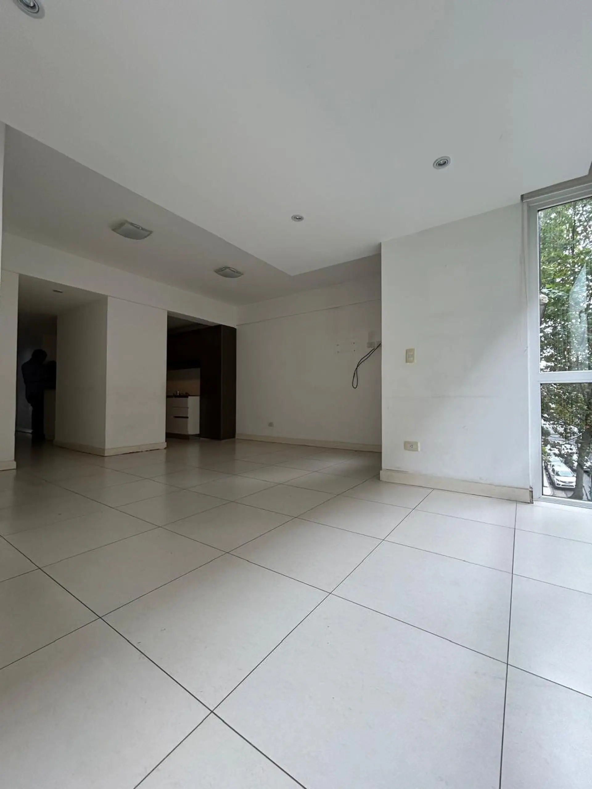 Alquilo departamento 3 ambientes, 90m² con cochera — Zona Shopping Aldrey