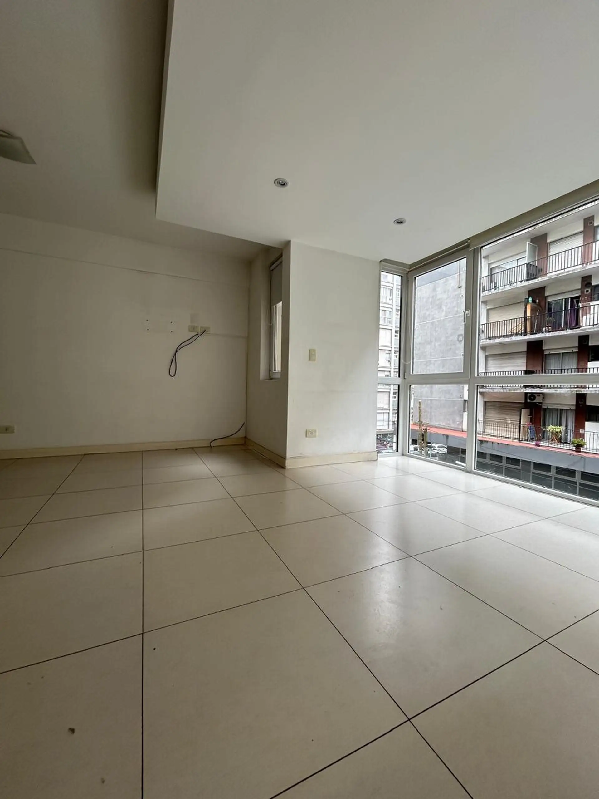 Alquilo departamento 3 ambientes, 90m² con cochera — Zona Shopping Aldrey