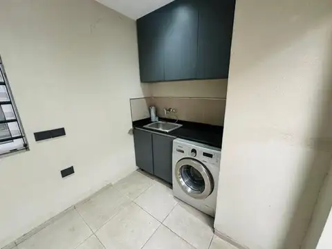 VENTA CASA 5 AMBIENTES REFACCIONADA EN LANUS ESTE