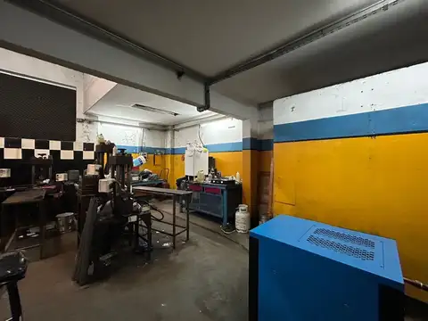 VENTA DEPÓSITO - GALPÓN C/ENTRADA DE CAMIÓN -MORON