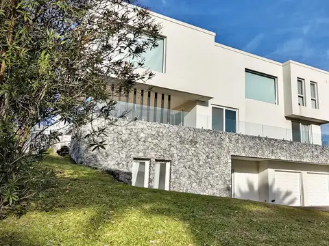 Casa de 8 Ambientes en Venta en La Reserva Cardales
