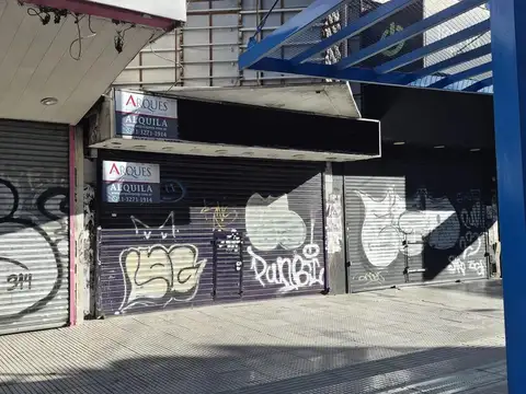 Alquiler Local de dos plantas sobre peatonal Laprida