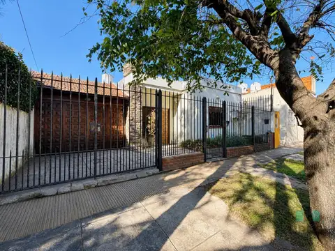 CASA EN VENTA EN TEMPERLEY - 3 AMBIENTES