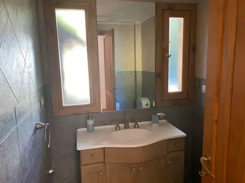 Casa 4 ambientes con 3 baños