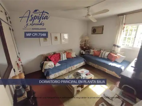 Casa en Venta con 2 cocheras