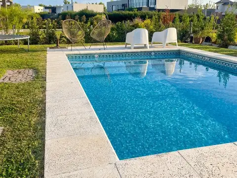 Casa 5 ambientes con 2 baños