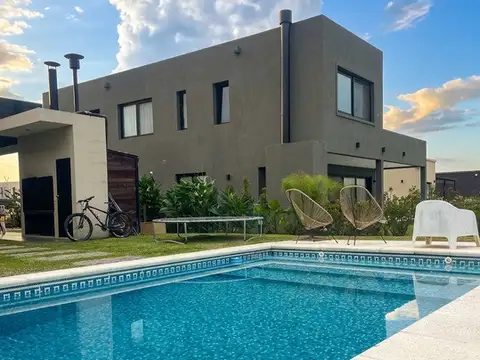 Casa en alquiler Acacias 5 ambientes