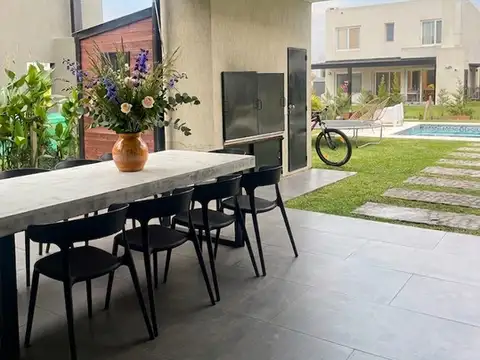 Casa en Alquiler de 4 dormitorios