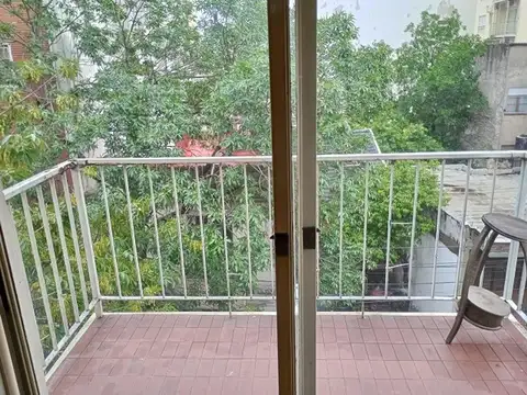 Combate De Los Pozos 700, Piso 4