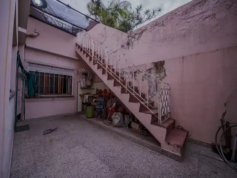 Depto Tipo Casa 5 ambientes con 2 baños