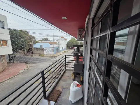 Depto Tipo Casa 2 ambientes con 1 baño