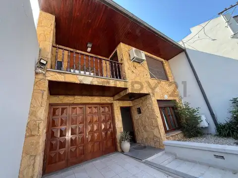 CASA EN VENTA LA PLATA