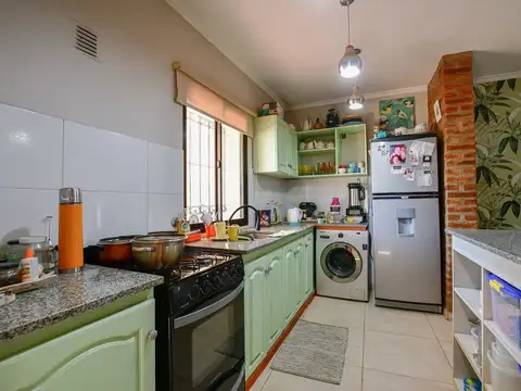 Depto Tipo Casa en Venta con 2 cocheras