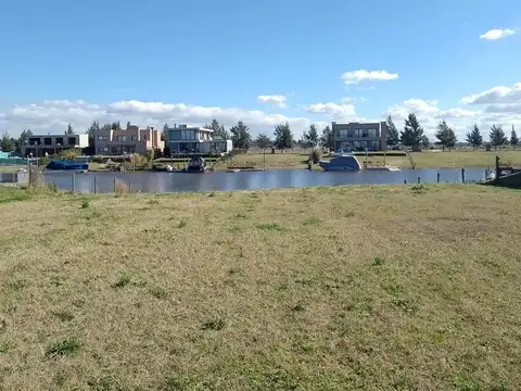 Venta terreno al rio Barrio el Naudir Escobar