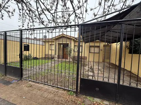 Casa en Alquiler en Alto Alberdi, $ 900.000