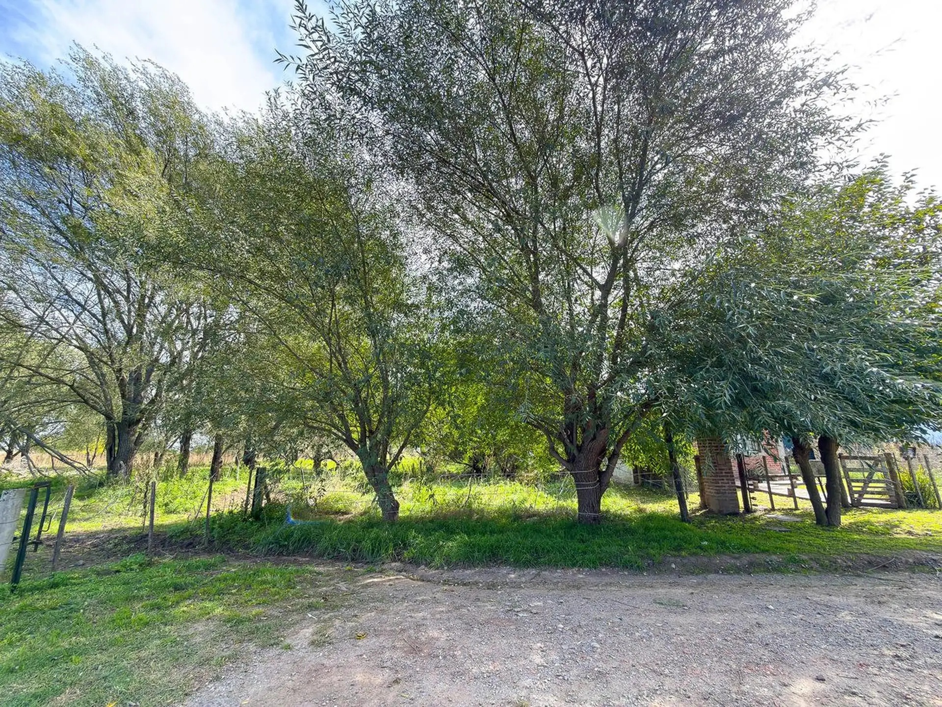 Lote en venta 350m² en Barrio Graduados — Oportunidad de inversión
