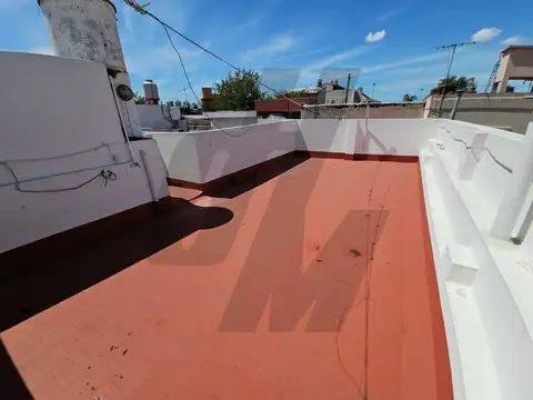 Excelente PH 3 ambientes con patio y terraza