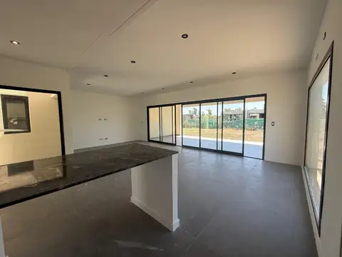 VENTA CASA 3 DORMITORIOS SANTA SOFIA, Pilar del Este, Pilar