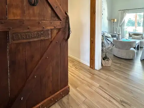 Casa en Venta con 4 cocheras