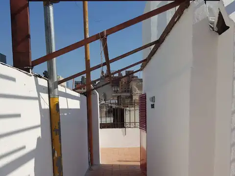 Casa 8 ambientes con 3 baños