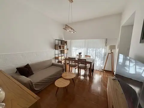 Venta Casa 5 Ambientes Carapachay con Terraza