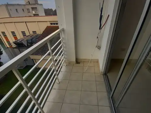 Departamento en Alquiler en Villa Ballester, $ 750.000