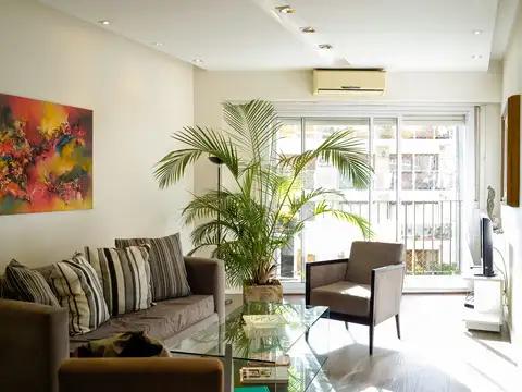 Excelente semipiso en venta de 4 ambientes al frente con balcón