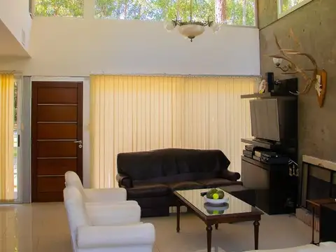 Casa 4 ambientes con 3 baños