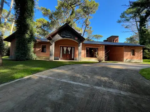Casa en Venta en Carilo, USD 350.000