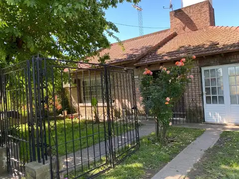 Casa En Venta Calle Luis Gogna