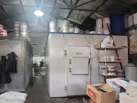Galpon en Venta en Villa España, USD 91.000