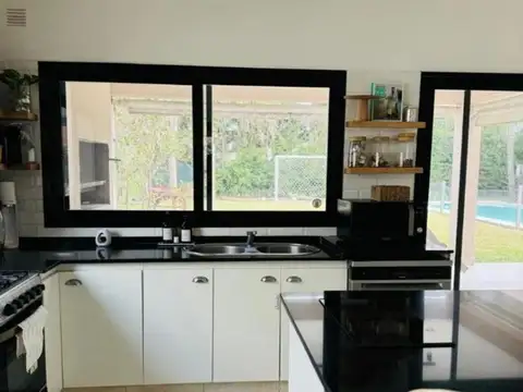 Casa 4 Dormitorios, Pileta, Jardín Barrio Villa Olivos Garin