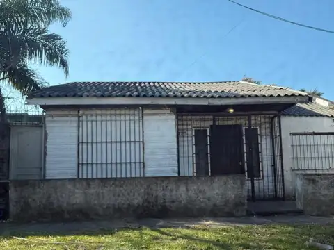 VENTA DE CASA A RECICLAR 