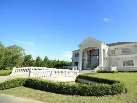 Chateau Pilar.  Oportunidad !!!